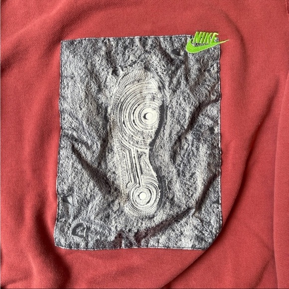 NWOT Nike Zero Gravity Sweatshirt - Picture 3 of 3